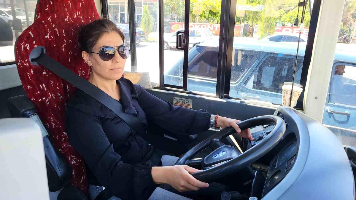 Adıyaman\'da Kadın Otobüs Şoförleri Takdir Ediliyor