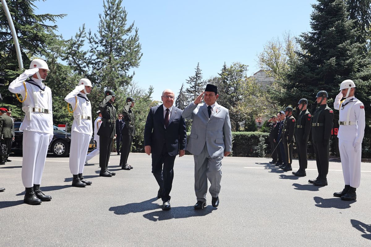 Milli Savunma Bakanı Yaşar Güler, Endonezya Cumhurbaşkanı ve Savunma Bakanı Prabowo Subianto\'yu karşıladı