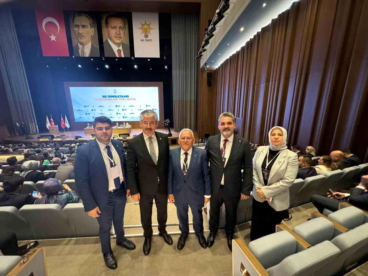Başkan Büyükkılıç, Cumhurbaşkanı Erdoğan\'ın hitaplarını dinledi