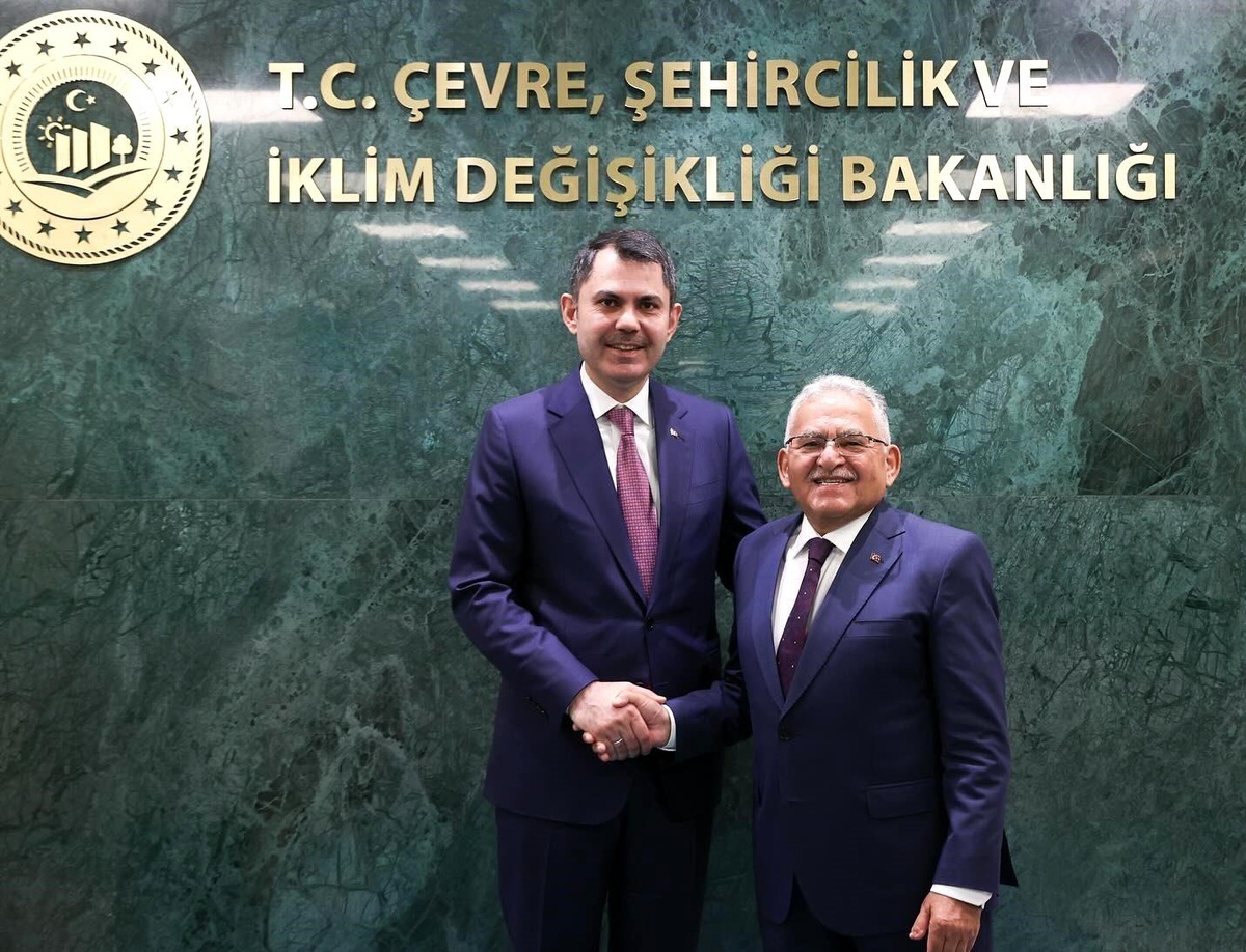 Kayseri Büyükşehir Belediye Başkanı Murat Kurum\'u ziyaret etti