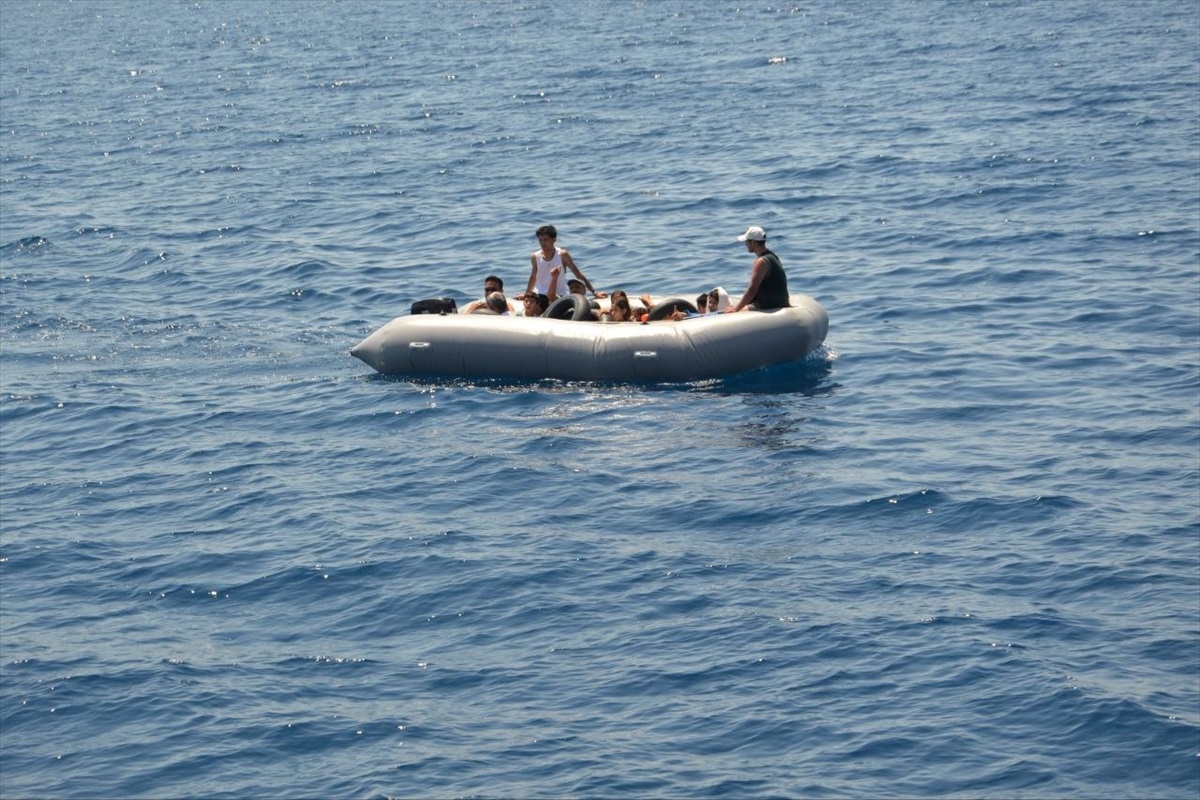 Çanakkale\'de 15 düzensiz göçmen yakalandı