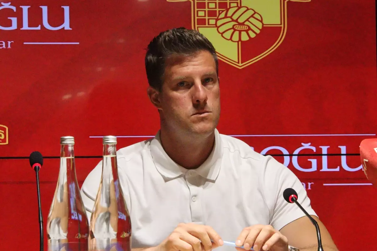 Göztepe Sportif Direktörü ve Teknik Direktörü Açıklamalarda Bulundu