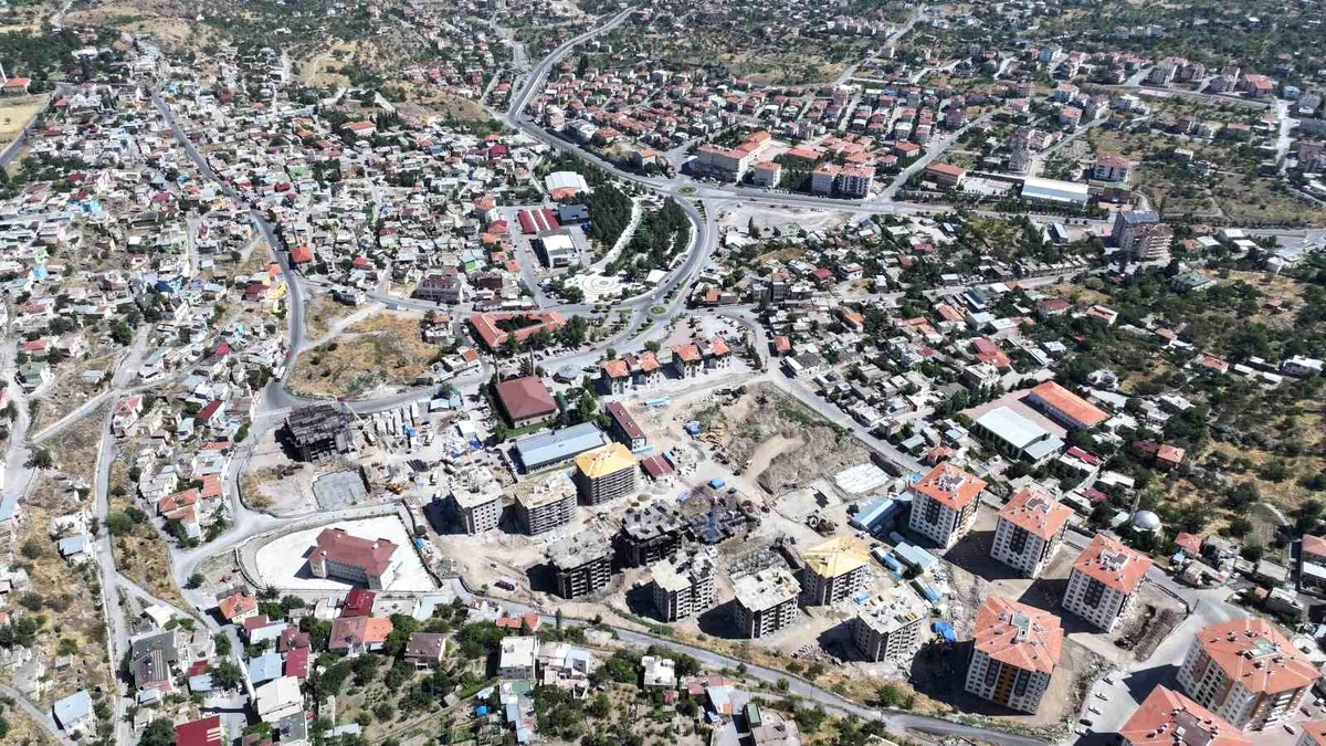Hacılar Belediyesi 26 Milyon Metrekarelik Alanda Yenileme Çalışmaları Yapıyor