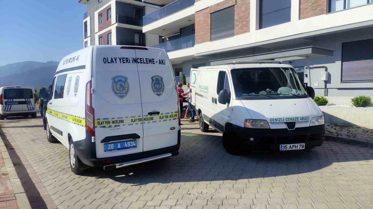 Almanya\'dan ailesiyle birlikte Denizli\'ye izine gelen kadın balkondan düşerek hayatını kaybetti