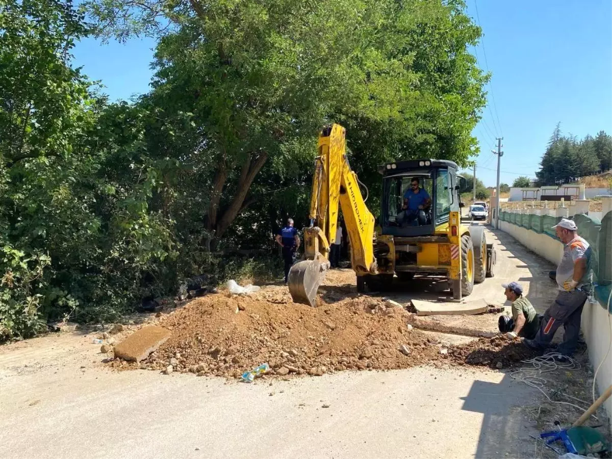 Eskişehir İnönü Belediyesi Yaz Aylarında Çalışmalarına Devam Ediyor