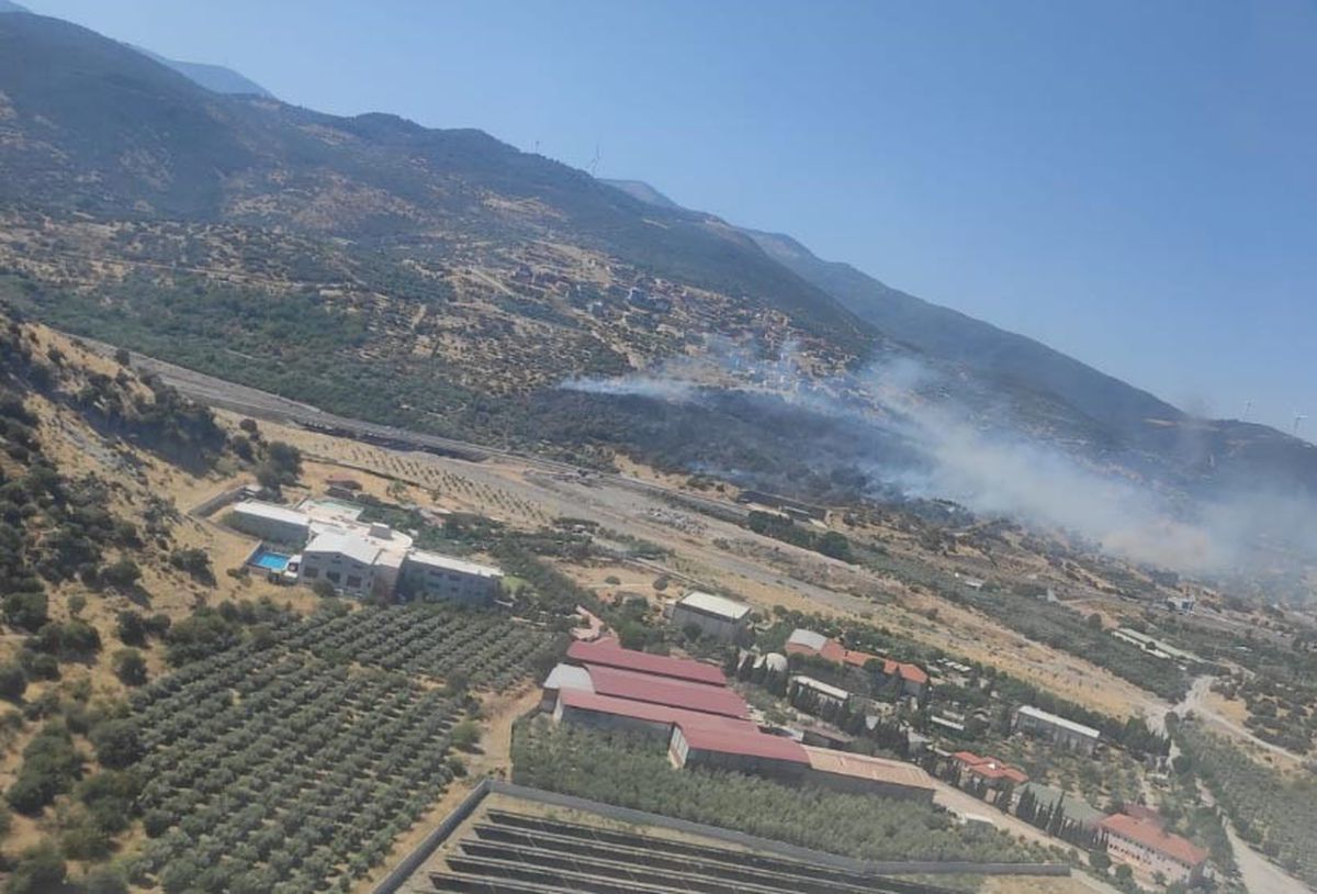 Menemen\'de çıkan yangın 3 saatte kontrol altına alındı
