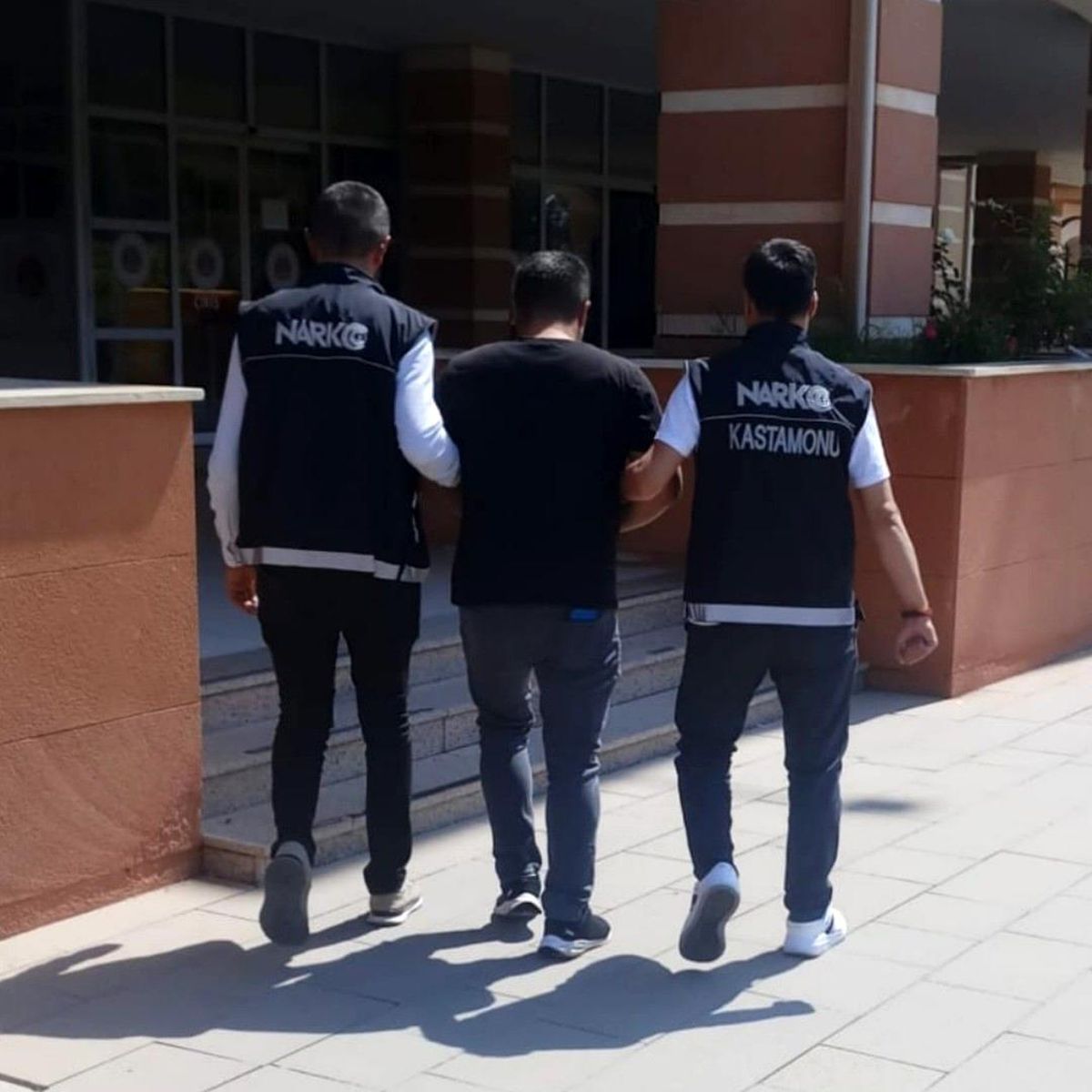 Kastamonu\'da 5 yıl 5 ay kesinleşmiş hapis cezası ile aranan şahıs yakalandı