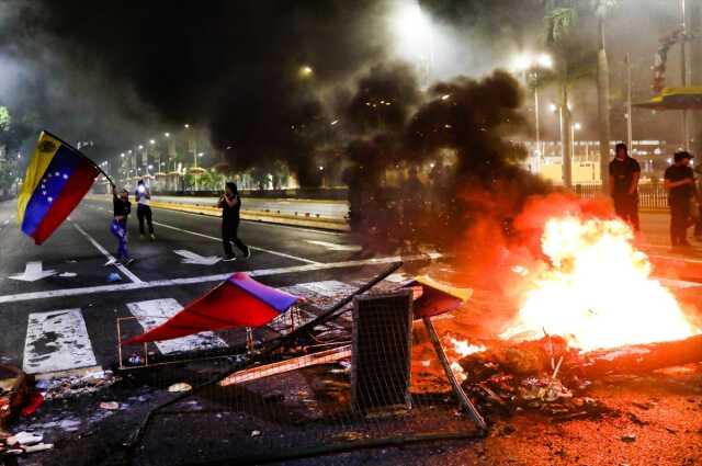 Maduro'nun yeniden kazandığı seçim sonuçları Venezuela'yı yangın yerine çevirdi