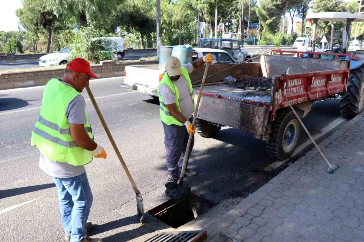 Nazilli Belediyesi Mazgalları Temizledi