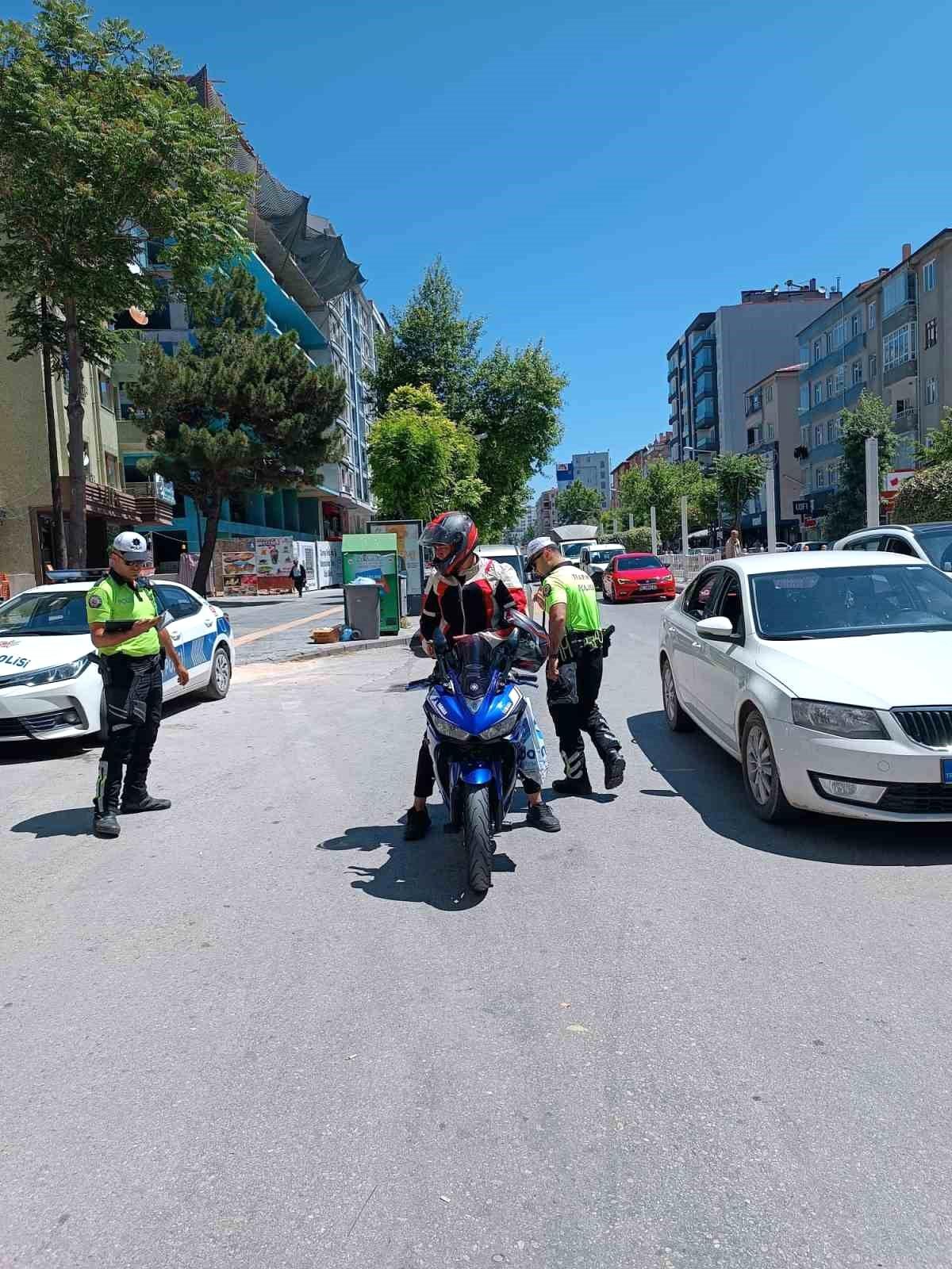 Niğde\'de 3 Bin 122 Motosiklet ve Sürücüsü Denetlendi