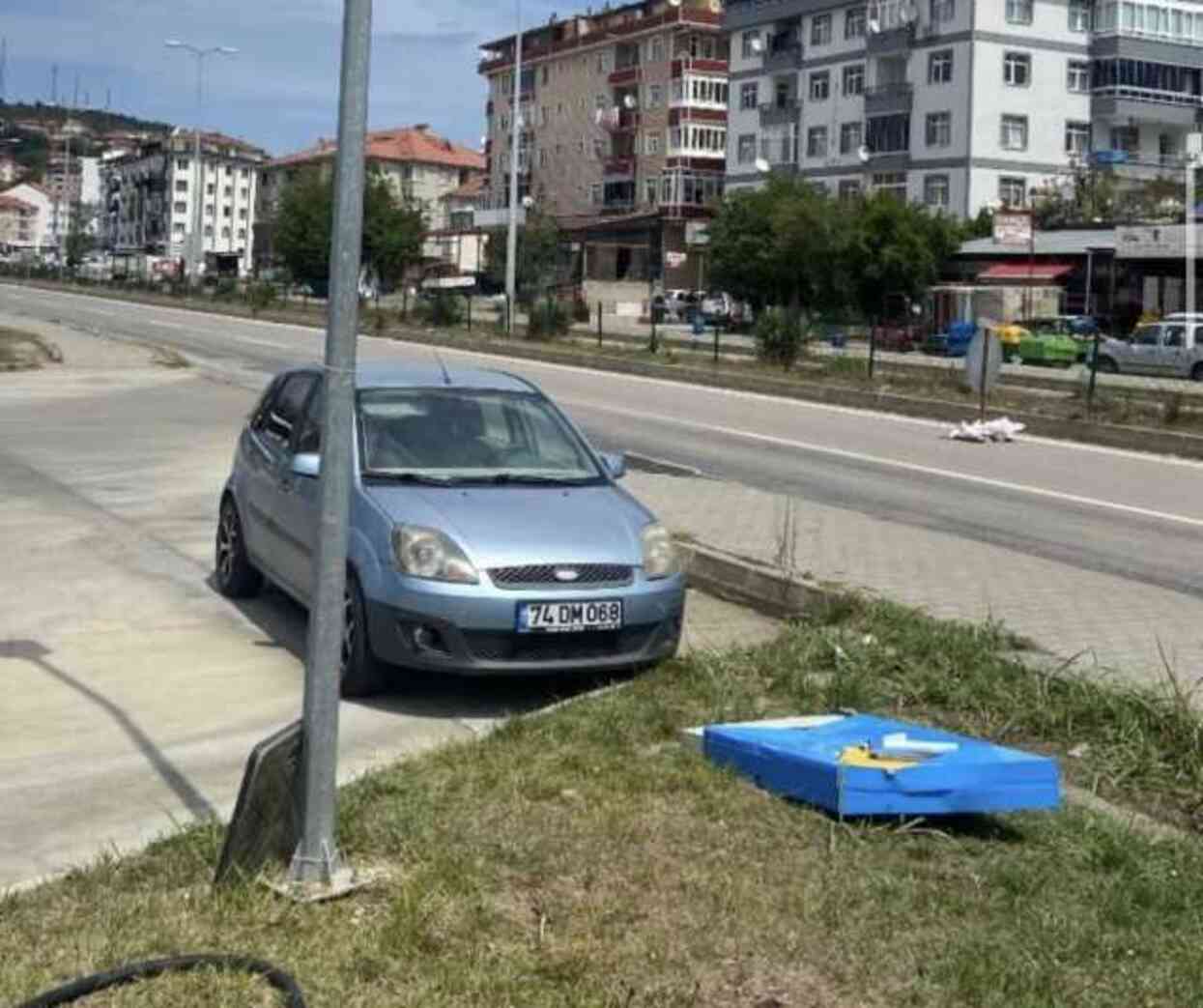 Önce fenalaştı sonra kaza yaptı! Direksiyon başında kalp krizi geçiren aile hekimi can verdi Önce fenalaştı sonra kaza yaptı! Direksiyon başında kalp krizi geçiren aile hekimi can verdi