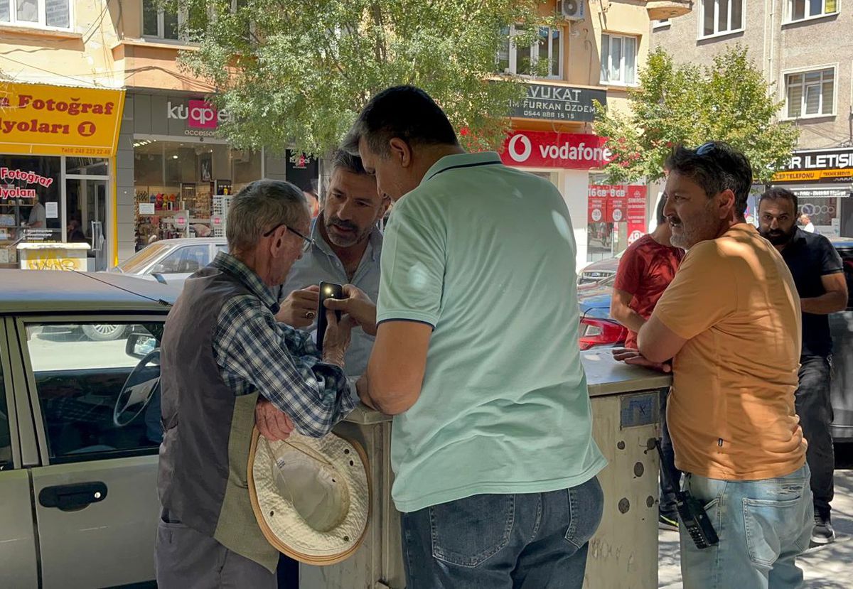 Dolandırıcılara inanmayan yaşlı adam, 50 bin lirasını kurtardı