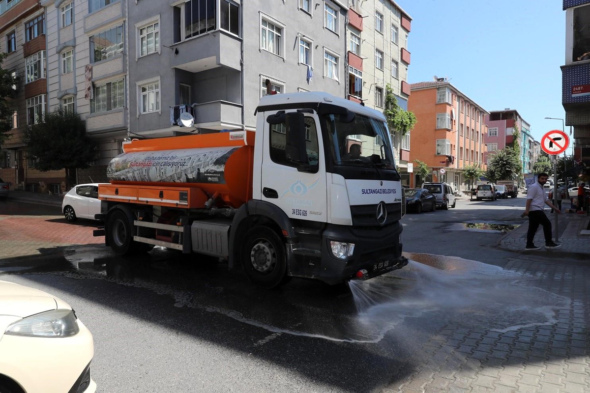 Sultangazi Belediyesi Cadde ve Sokakları Yıkıyor