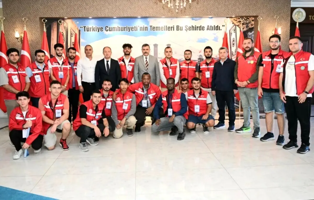 Erzurum Valisi Mustafa Çiftçi, Damla Gönüllülük Hareketi ekibini kabul etti