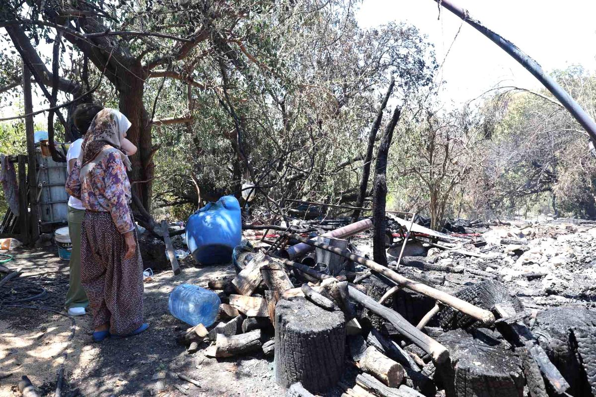 Antalya Büyükşehir Belediyesi, Serik\'teki Yangın Sonrası Mağdur Üreticilere Yardım Edecek