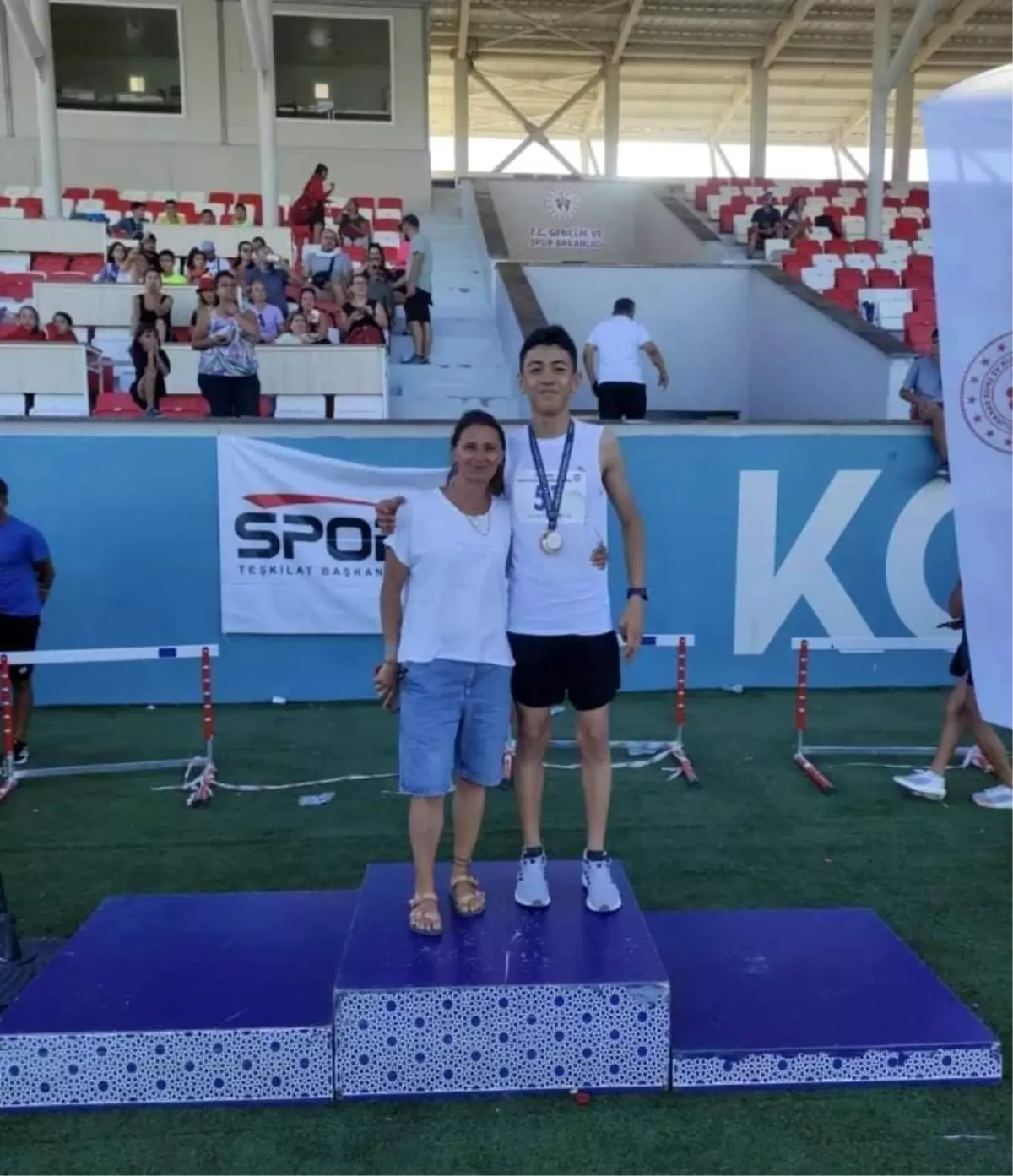 Afyonkarahisarlı Sporcular Atletizm Türkiye Şampiyonası\'nda Büyük Başarı Elde Etti