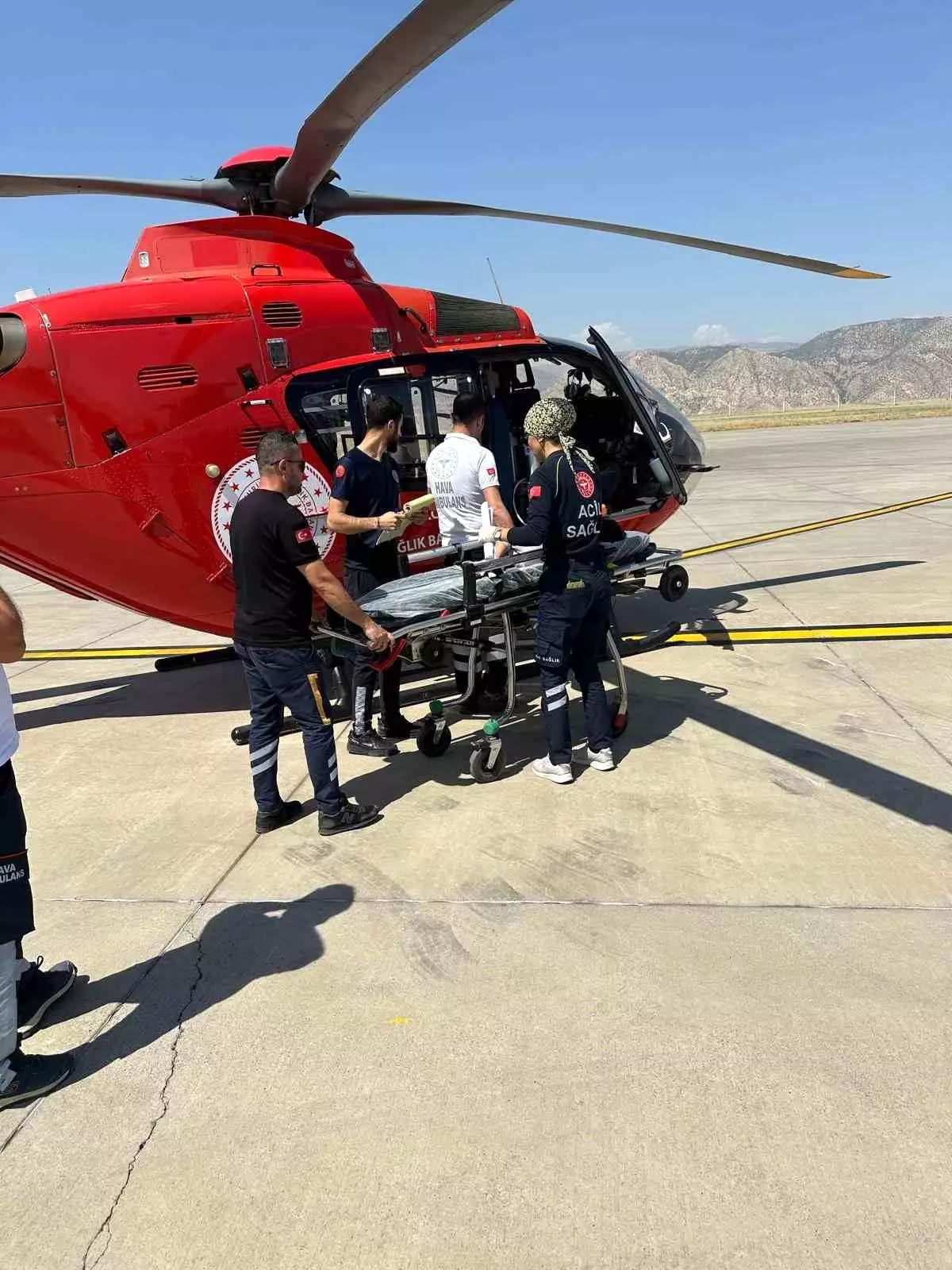 3 yaşındaki çocuk ambulans helikopter ile Elazığ\'a sevk edildi