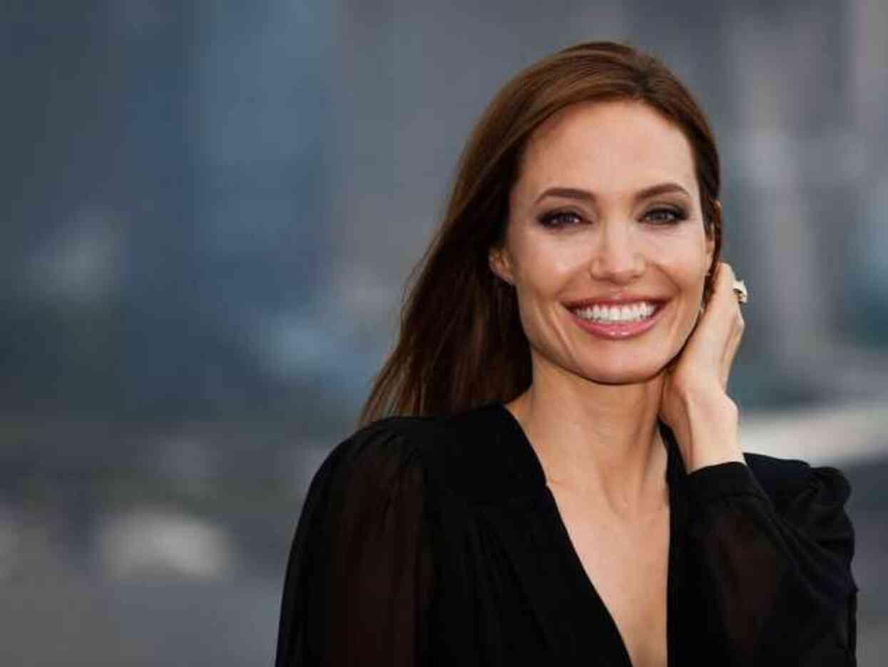 Angelina Jolie'den ağızları açık bırakan itiraf: Kendimi öldürtmek için kiralık katille görüştüm