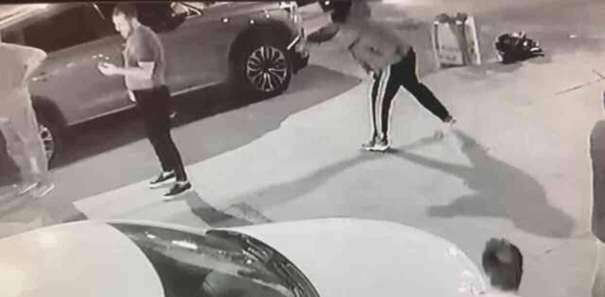 Eğlence mekanı önünde silahlı saldırı! Baba ve bebeği son anda kurtuldu Eğlence mekanı önünde silahlı saldırı! Baba ve bebeği son anda kurtuldu