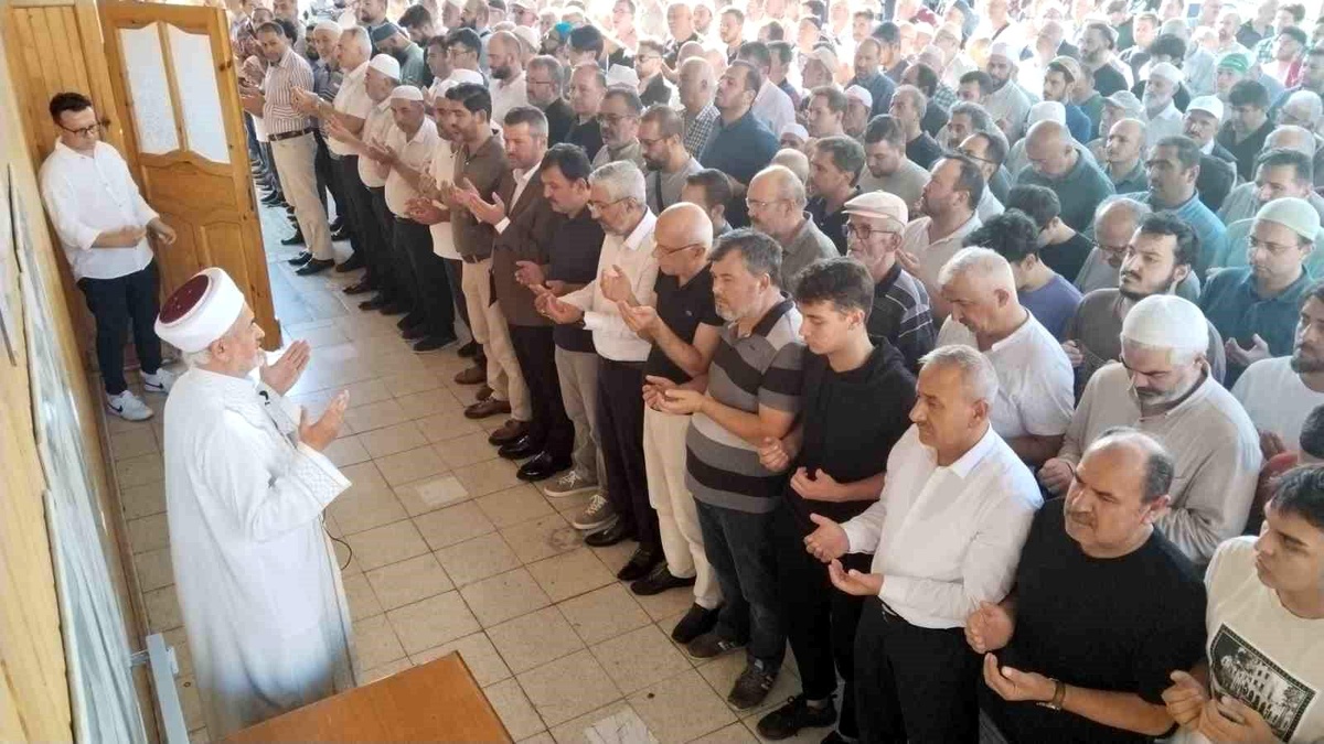 İsmail Haniye için Karabük\'te gıyabi cenaze namazı kılındı