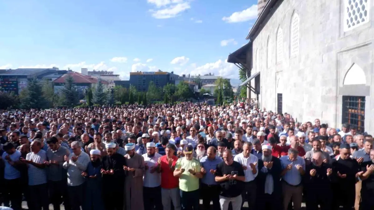 Erzurum\'da İsmail Haniye için gıyabi cenaze namazı kılındı