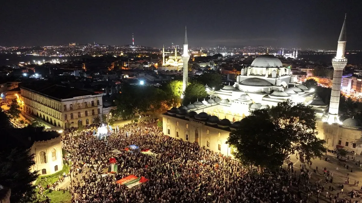 İstanbul\'da Hamas lideri suikastını protesto eden gruplar yürüyüş düzenledi