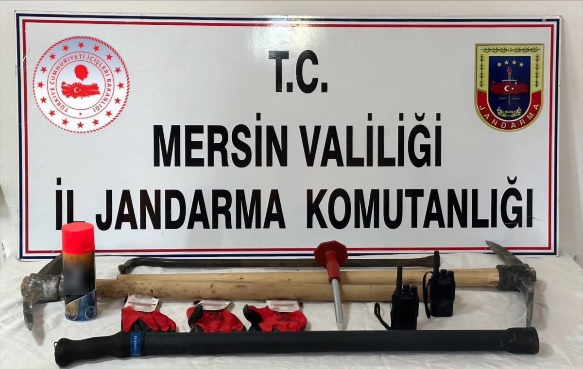 Mersin\'de Kaçak Kazı Yapan 3 Şüpheli Gözaltına Alındı
