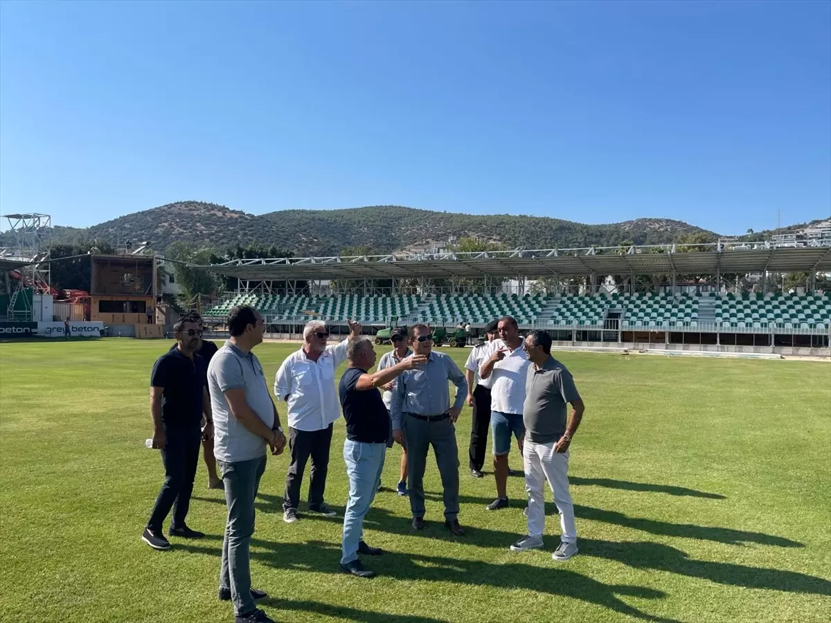 Muğla Valisi İdris Akbıyık, Sipay Bodrum Futbol Kulübü\'nün yeni sezon öncesi ilçe stadındaki çalışmalarını inceledi