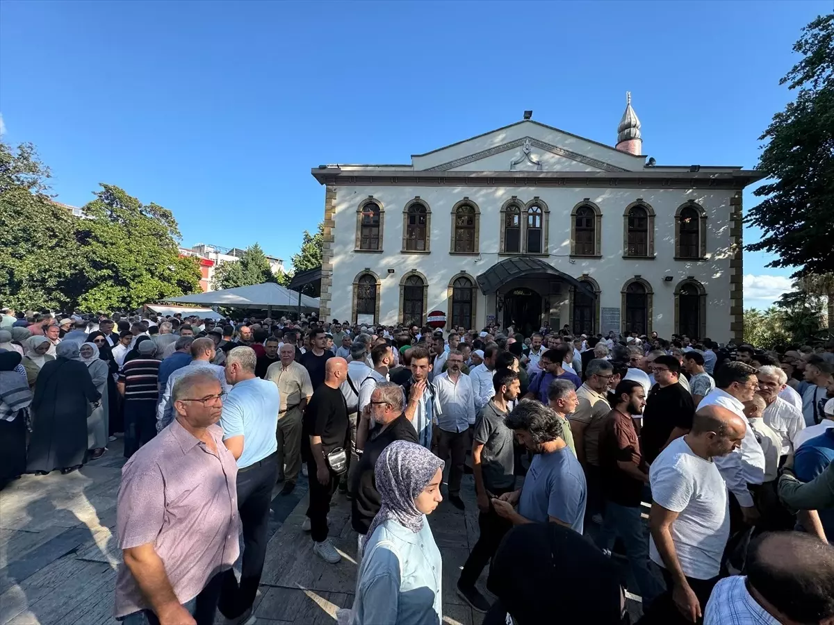 Sakarya, Kocaeli ve Karabük\'te İsmail Heniyye için gıyabi cenaze namazı kılındı