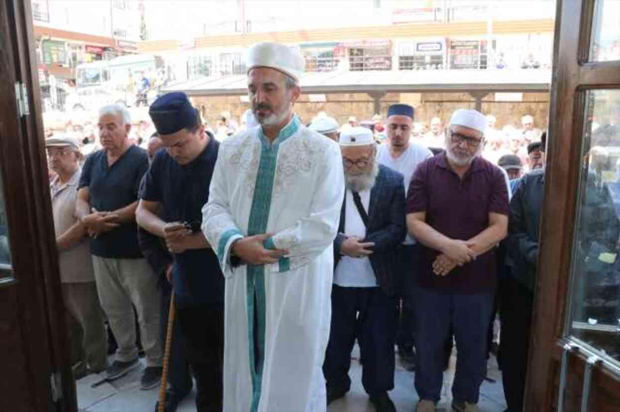 Şanlıurfa'da İsmail Heniyye için gıyabi cenaze namazı kılındı