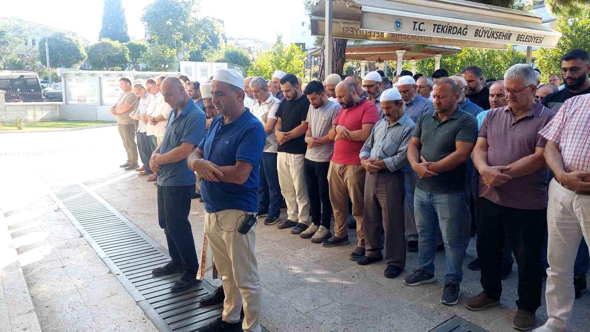Tekirdağ\'da İsrail suikastı sonucu hayatını kaybeden Hamas lideri İsmail Haniye için gıyabi cenaze namazı kılındı