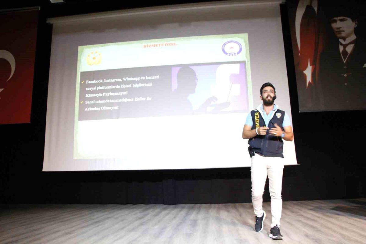 Düzce Gençlik ve Spor İl Müdürlüğü\'nde 450 personel, 7 farklı konuyu kapsayan eğitim programına katıldı