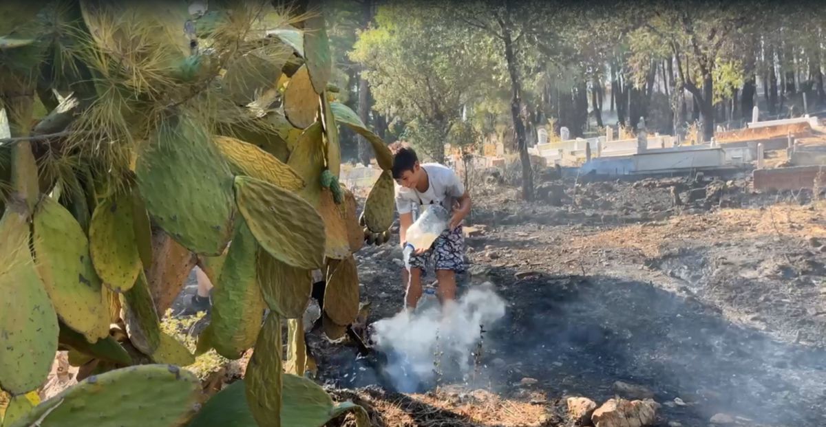Antalya\'da Ormanda Çıkan Yangın Kontrol Altına Alındı