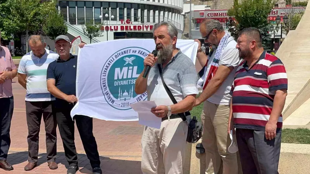 Mil Diyanet-Sen Üyeleri Bolu Belediye Başkanı Tanju Özcan\'ın Açıklamasını Protesto Etti