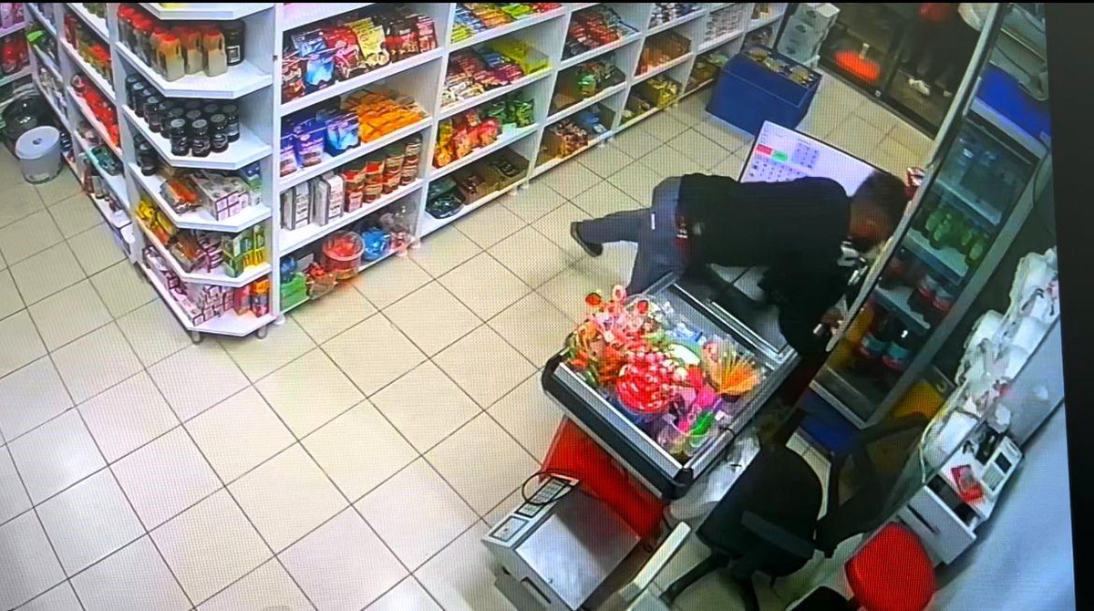Bursa\'da Ev ve Market Soygunu: Şüpheli Yakalandı