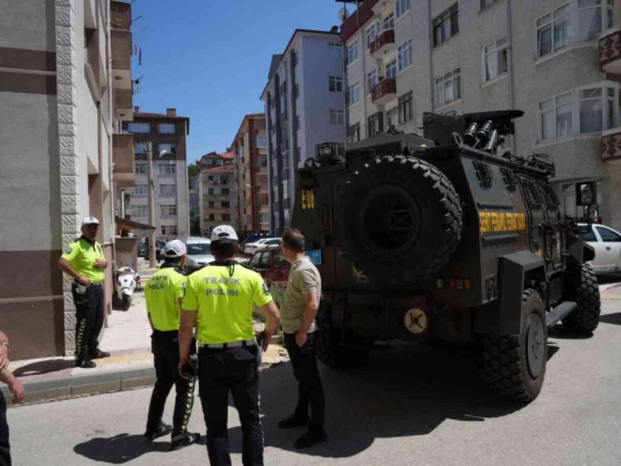 Polisi şehit etti, annesini rehin aldı! Uyuşturucu bağımlısı saldırgan öldürüldü