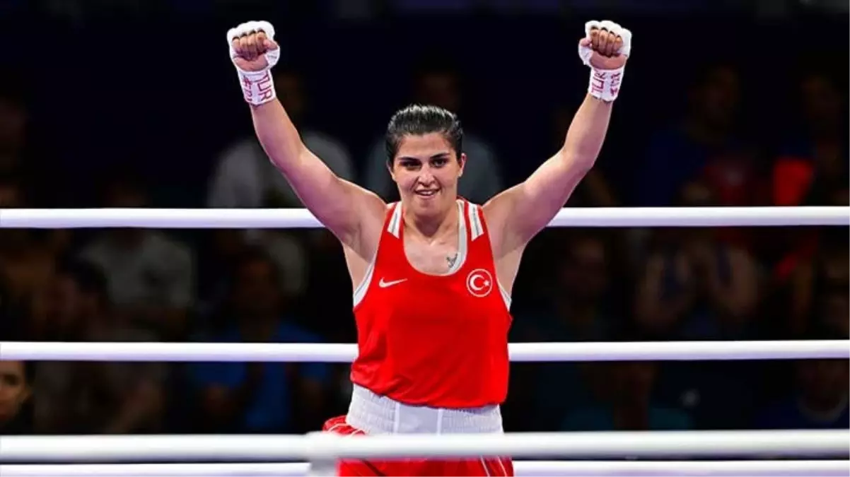 Son olimpiyat şampiyonu milli boksör Busenaz Sürmeneli, Paris\'te çeyrek finale yükseldi