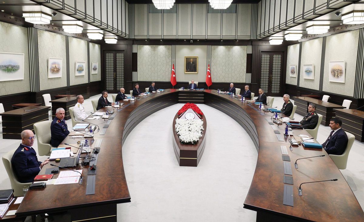 Cumhurbaşkanı Erdoğan Başkanlığındaki YAŞ Toplantısı Başladı