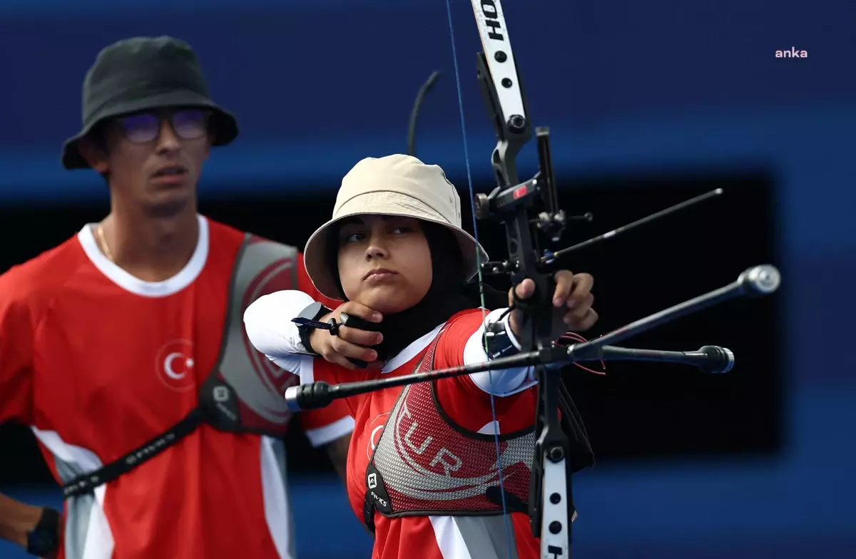 Mete Gazoz ve Elif Berra Gökkır, Paris 2024 Olimpiyatları\'nda karışık takımlarda Japonya\'ya mağlup oldu