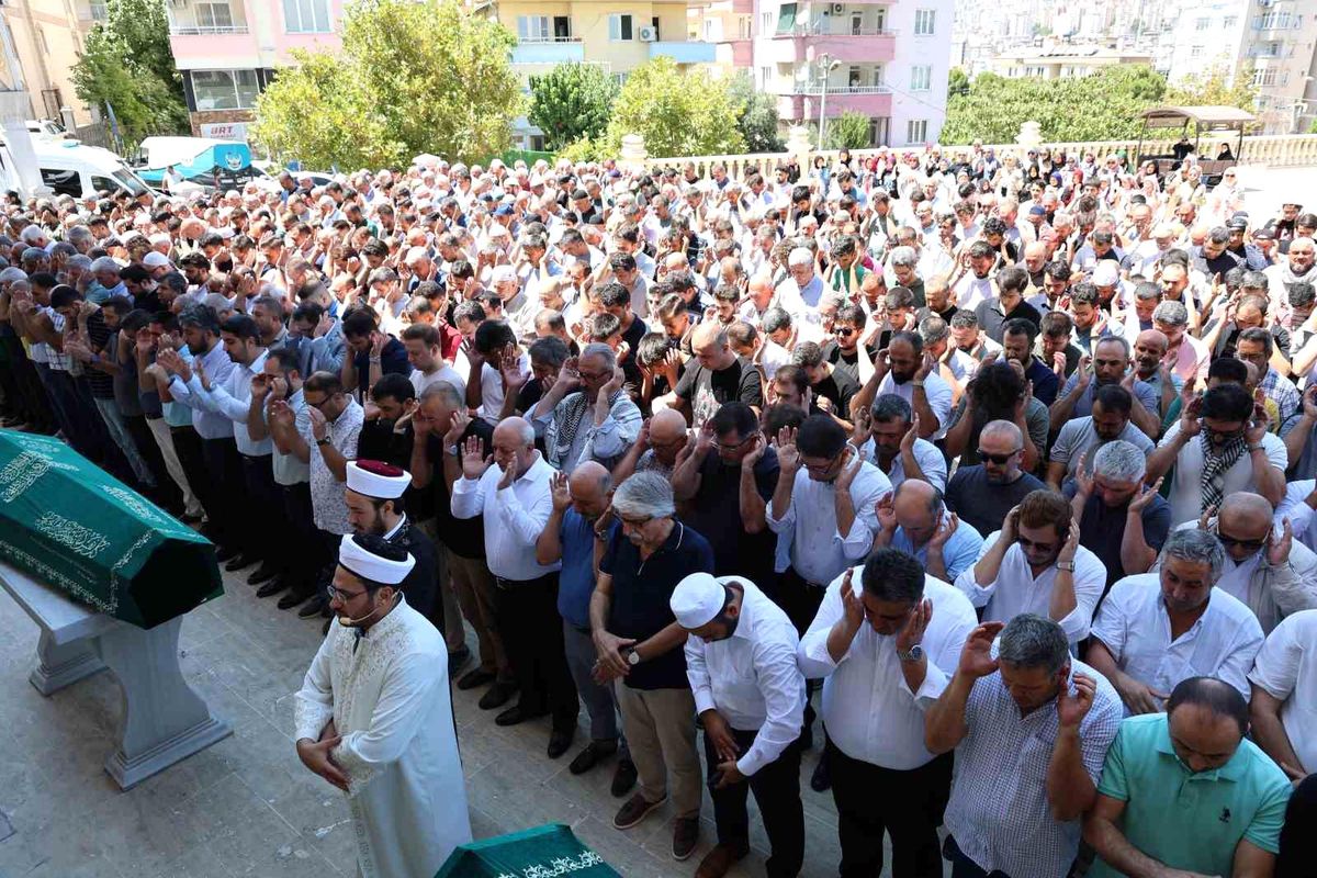 İran\'da şehit edilen Hamas lideri İsmail Haniye için Kahramanmaraş\'ta gıyabi cenaze namazı kılındı