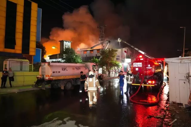 İstanbul Avcılar'da mobilya fabrikasında büyük yangın