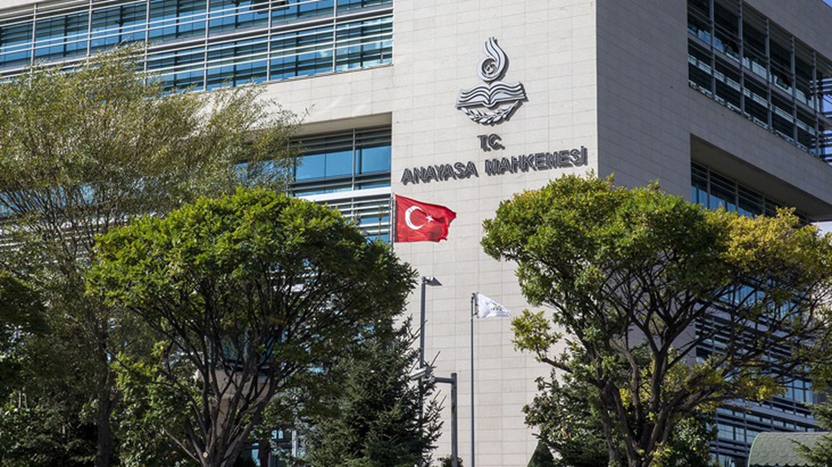 AYM: Cumhurbaşkanlığı Kararnamesi\'nin bazı kuralları iptal edildi