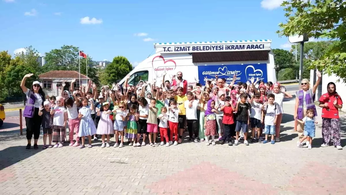 İzmit Belediyesi, Çocuklar İçin Geleneksel Oyun Etkinlikleri Düzenliyor