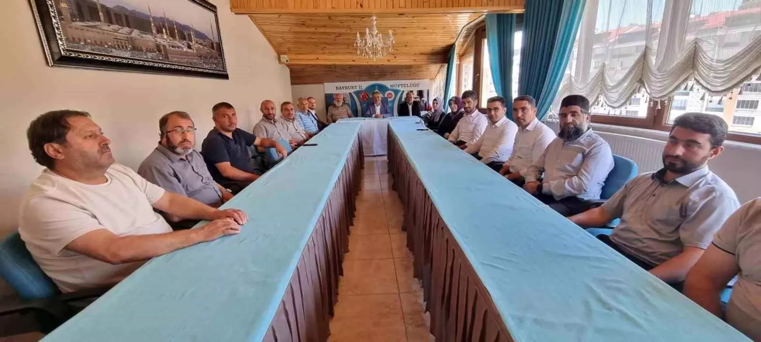 Bayburt İl Müftülüğünde Emekli Personel İçin Veda Programı Düzenlendi