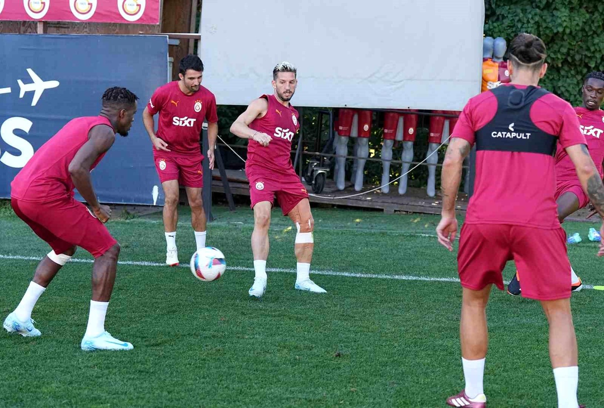 Galatasaray, Turkcell Süper Kupa\'da Beşiktaş ile oynayacağı maçın hazırlıklarını tamamladı