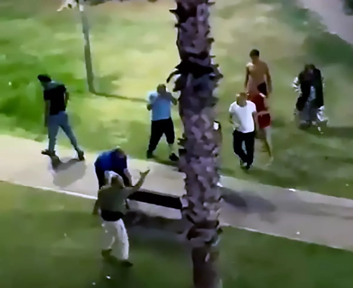 Adana\'da Çocuk Parkında Polise Direnen 5 Şüpheli Tutuklandı