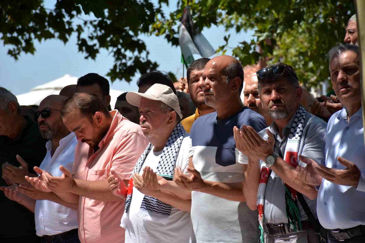 Hamas Siyasi Büro Başkanı İsmail Haniye için gıyabi cenaze namazı kılındı