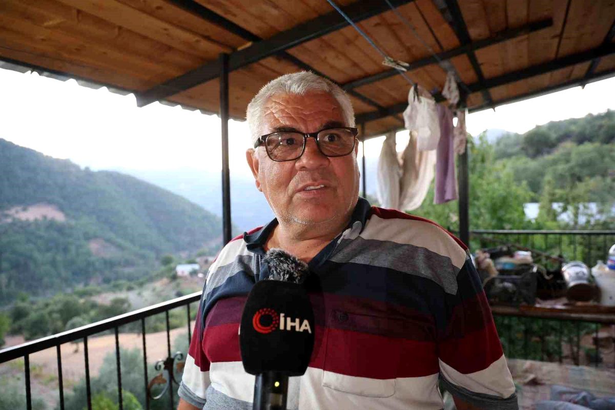Kozan\'da düşen yangın söndürme helikopterinin mürettebatına yardım