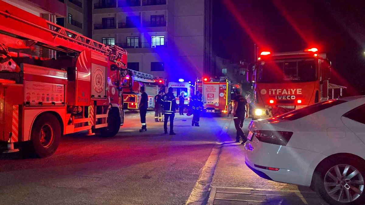 İzmit\'teki huzurevinde çıkan yangın kontrol altına alındı