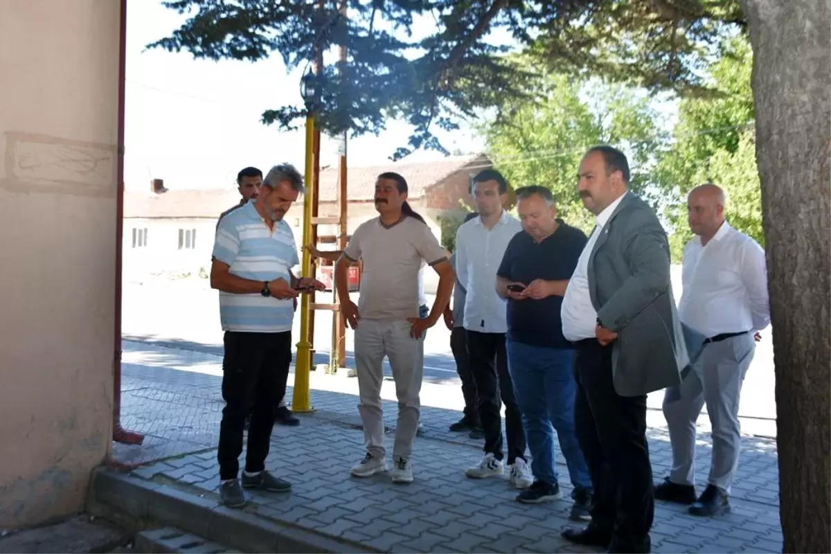 Eskişehir İnönü İlçe Belediyesi Oklubalı Mahallesinde Spor Salonu ve Fırın Evlerinde Bakım Onarım Çalışması Başlattı